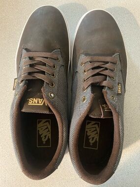 Vans Men's Brown and Black Low-Top Canvas Sneakers